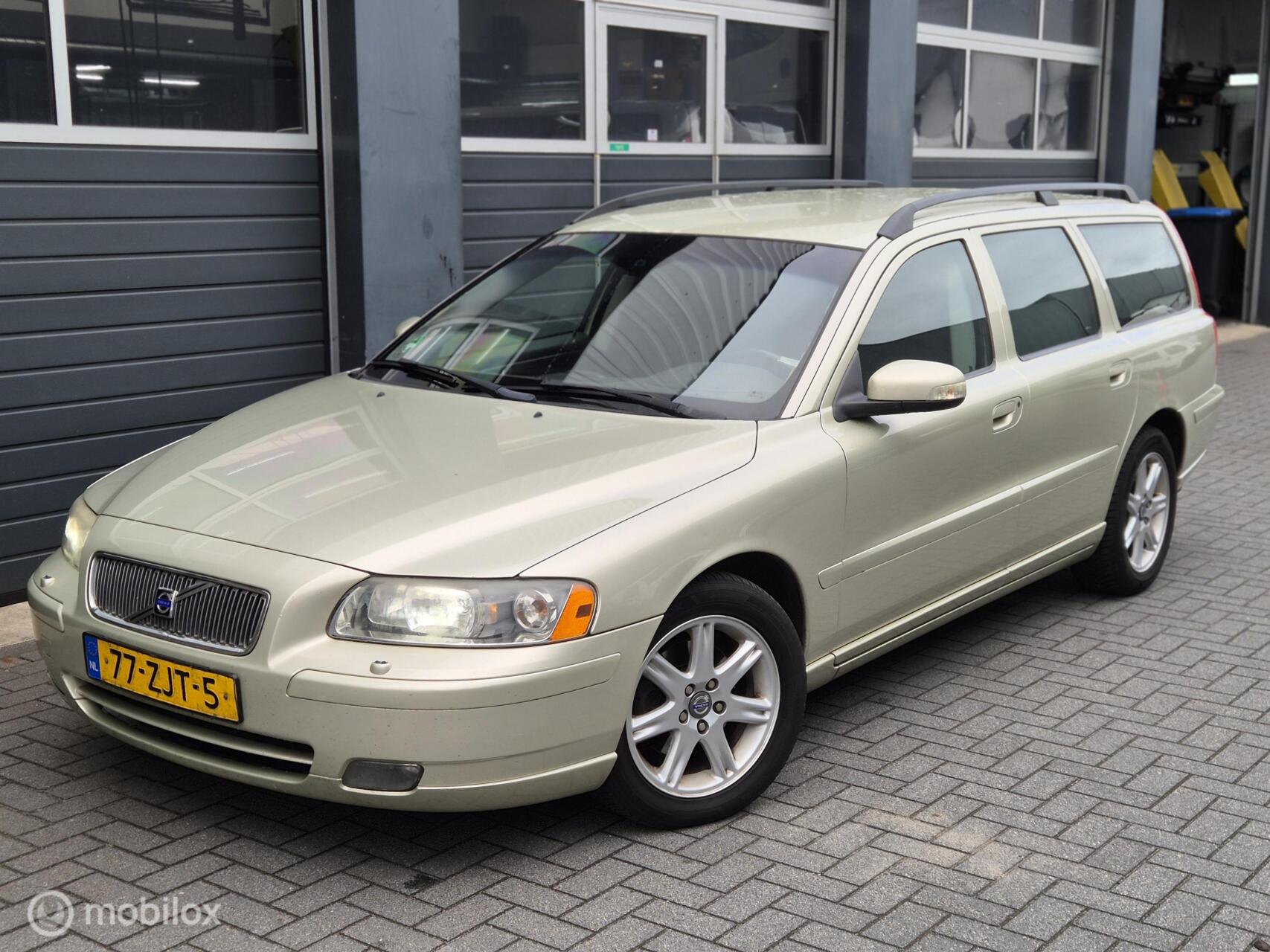 Volvo V70 2.4D Edition | XENON | NAVI | PDC | LEDER | 2006 - voorkant