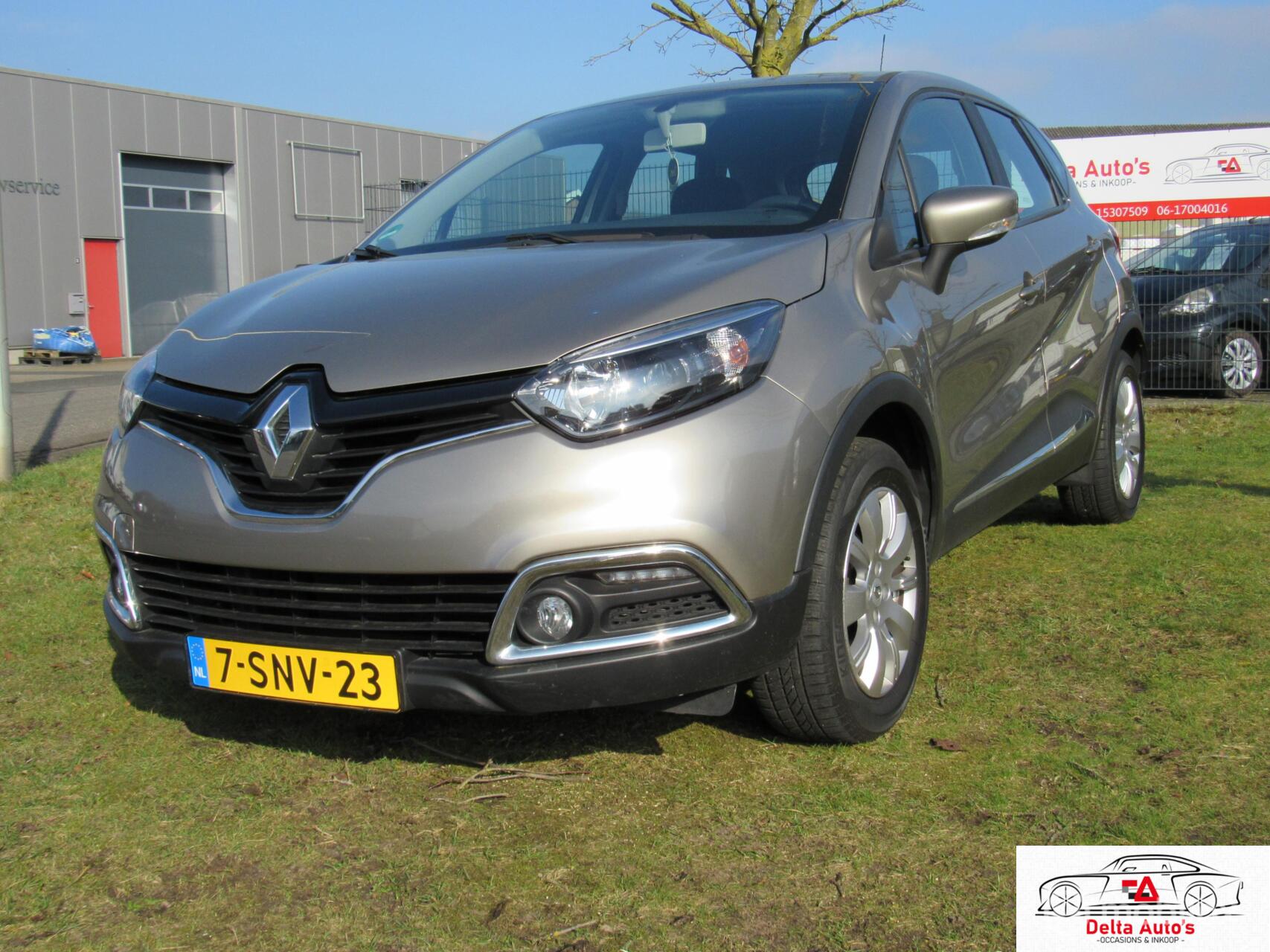 Renault Captur 0.9 TCe Expression 2013 - voorkant