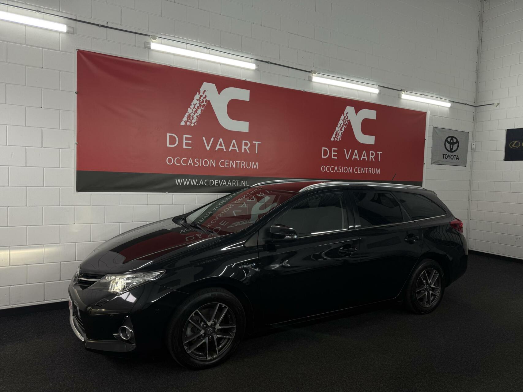 Toyota Auris 1.8 Hybrid Lease - VERKOCHT! 2014 - voorkant