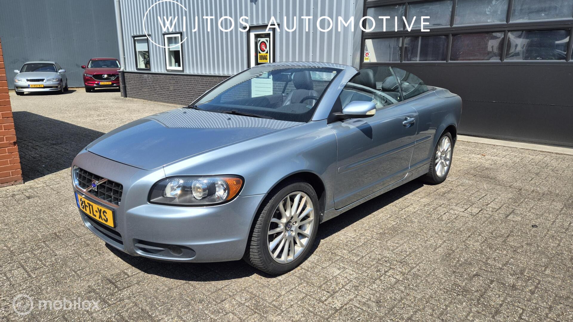 Volvo C70 2.4 Momentum, leer, 1e eigenaar 2006 - voorkant