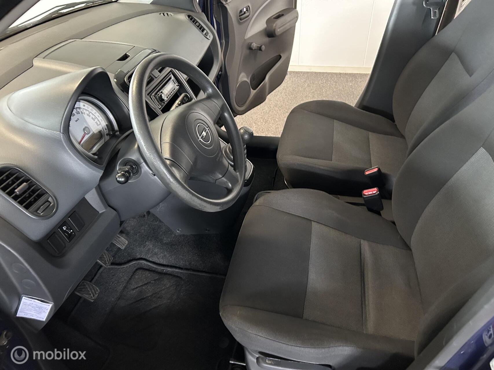 Foto van Opel Agila