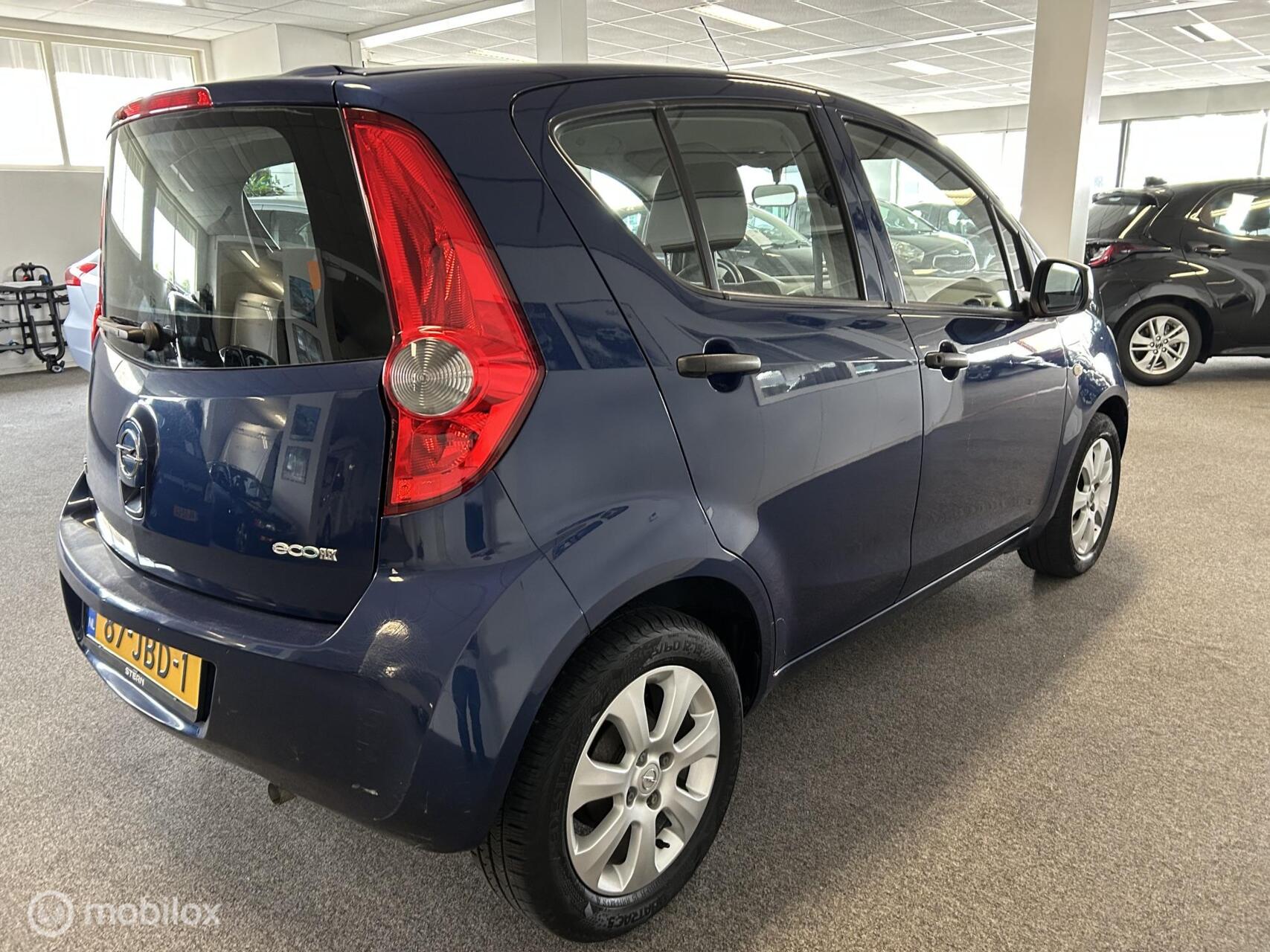 Foto van Opel Agila
