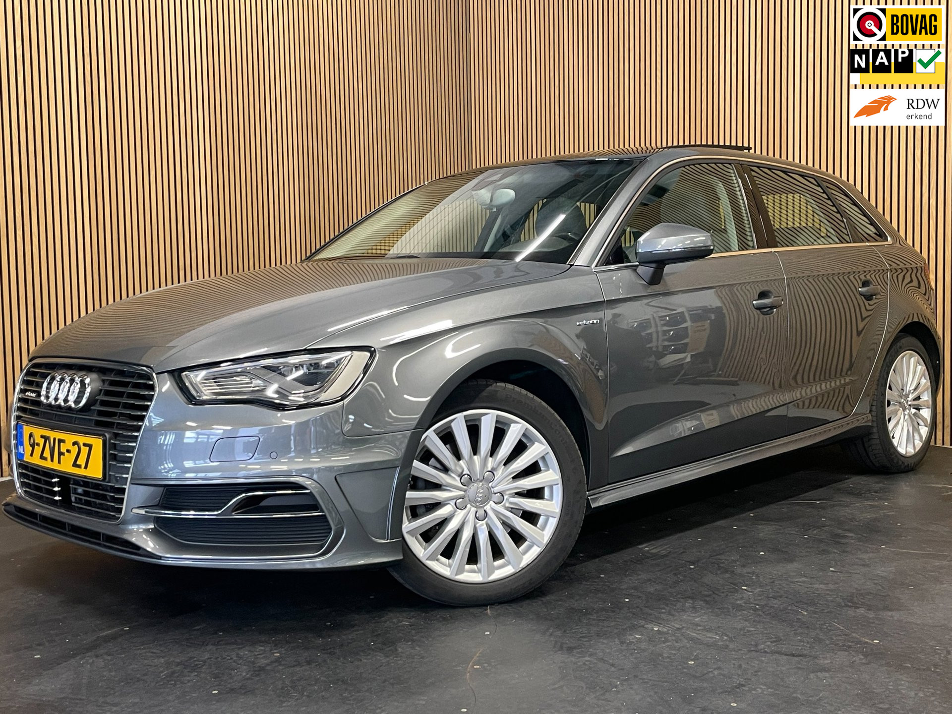 Audi A3 Sportback E-tron 1.4 E-Tron PHEV|SCHUIF/KANTELDAK|AFN.TREKHAAK|ACC|NAVIGATIE|CLIMATE+CRUISE CONTROL|LMV 17''|PDC V+A|NAP|NL-AUTO| 2015 - voorkant
