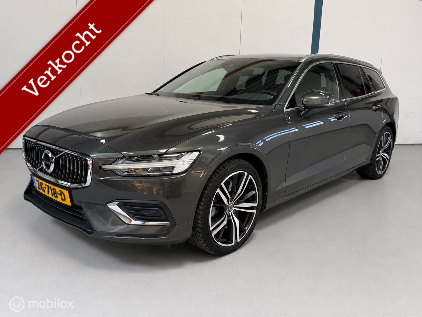 Volvo V60 2.0 T5 Inscription LEER / ADAPTIVE CRUISE / NL-AUTO 2019 - voorkant