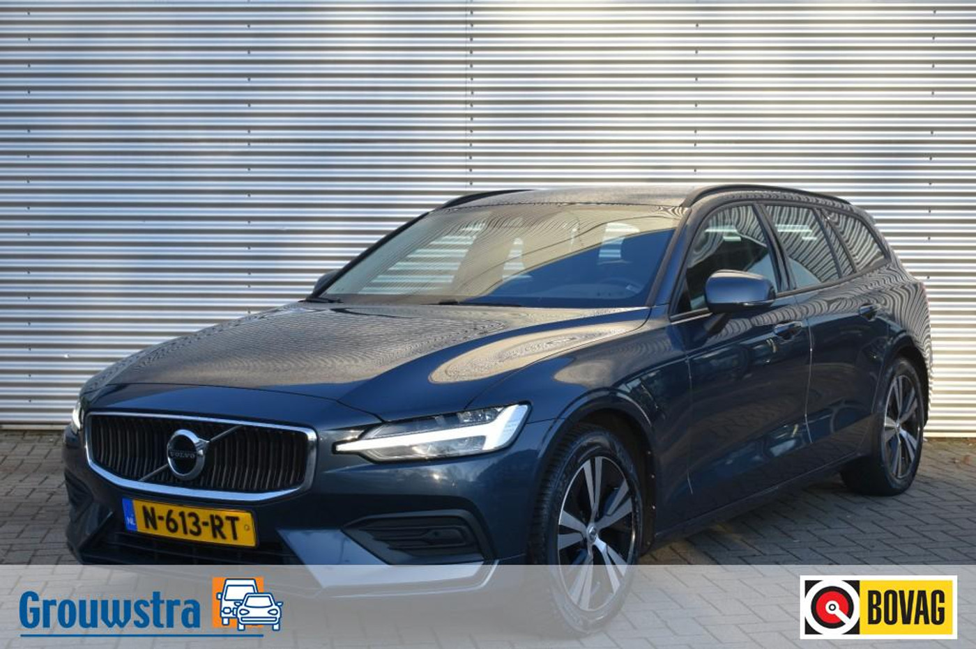 Volvo V60 2.0 B3 ADVANTAGE / LEDER / EL. TREKH./ STOEL+STUUR+VOORRUIT VERW. 2021 - voorkant