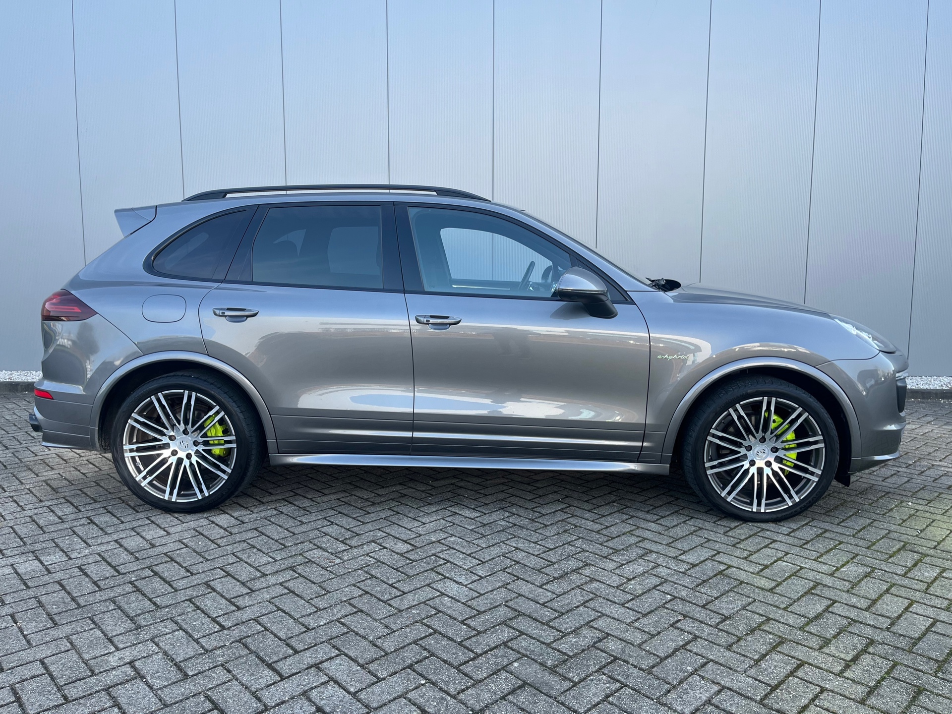 Foto van Porsche Cayenne S E-hybrid