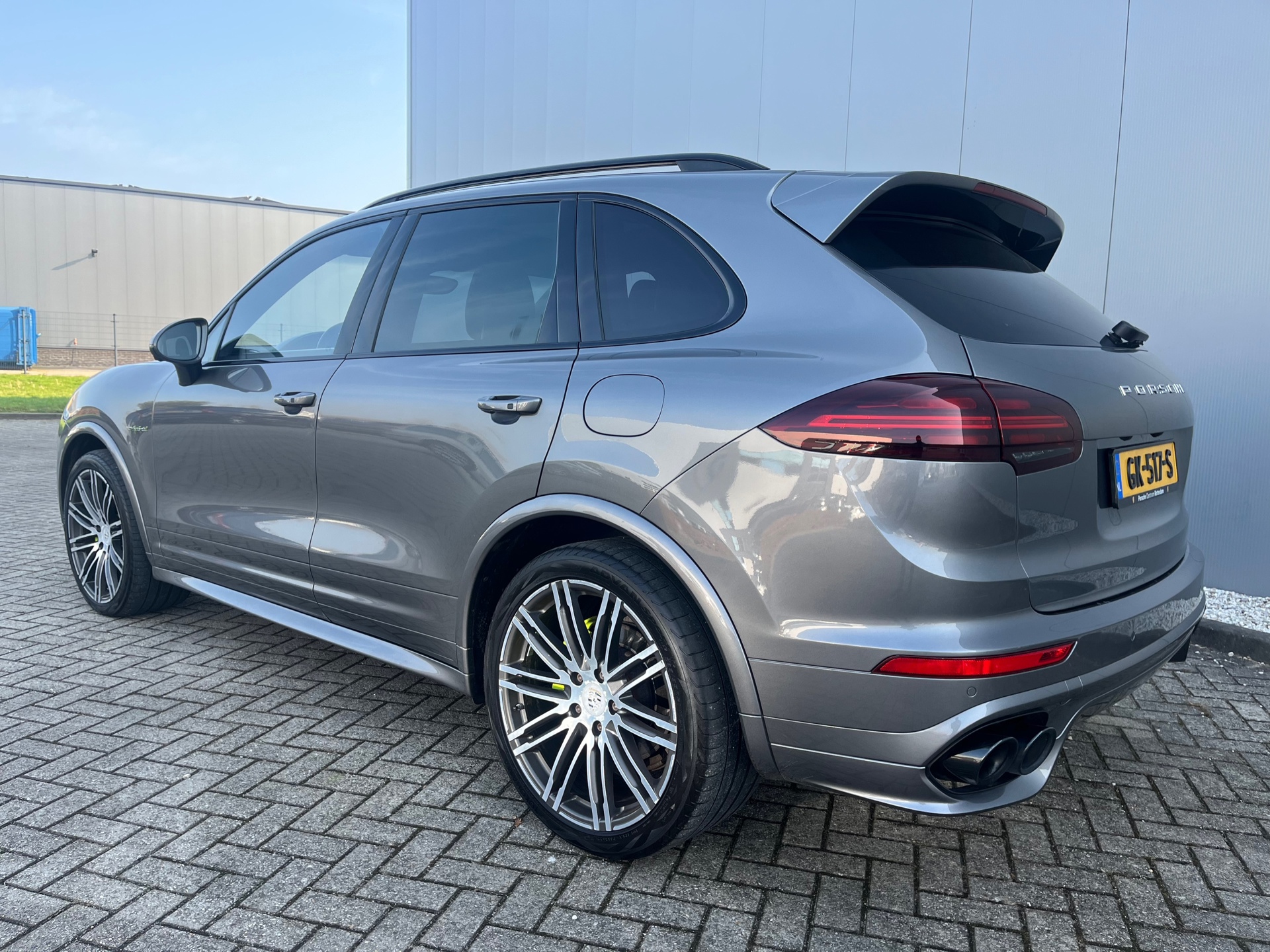 Foto van Porsche Cayenne S E-hybrid