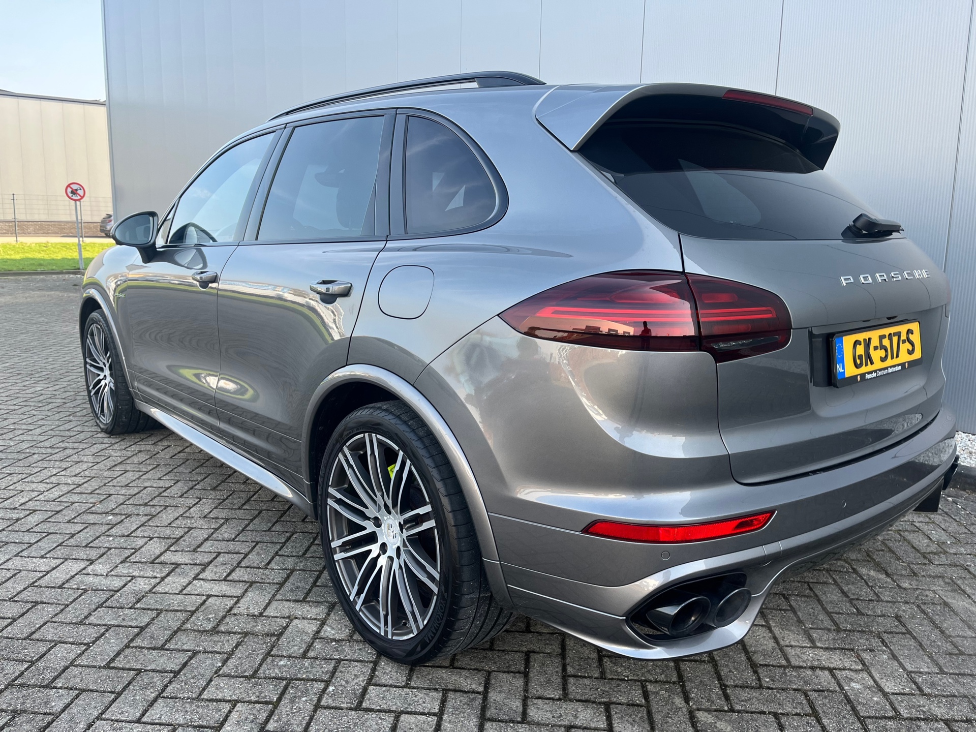 Foto van Porsche Cayenne S E-hybrid