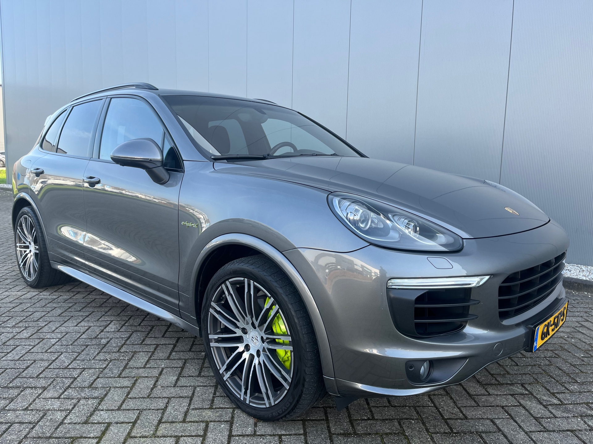 Foto van Porsche Cayenne S E-hybrid