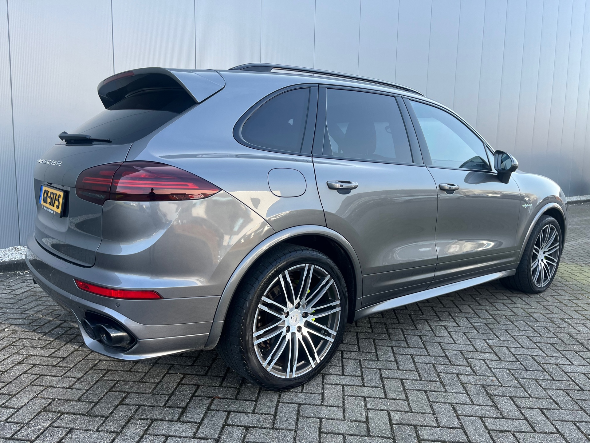 Foto van Porsche Cayenne S E-hybrid