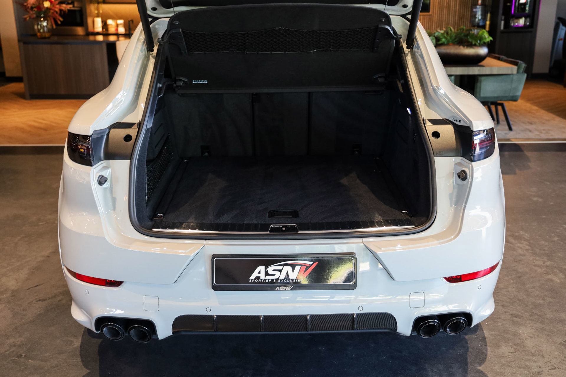 Foto van Porsche Cayenne E-hybrid