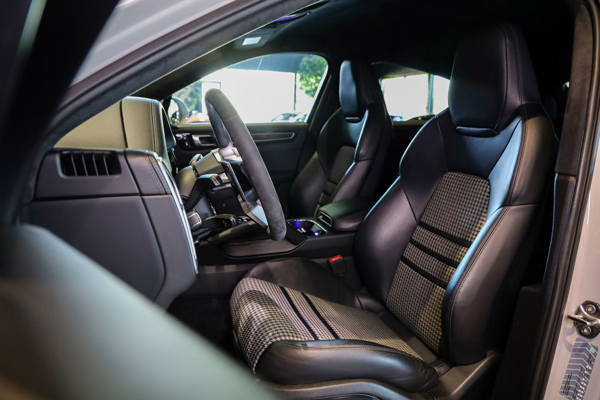 Foto van Porsche Cayenne E-hybrid