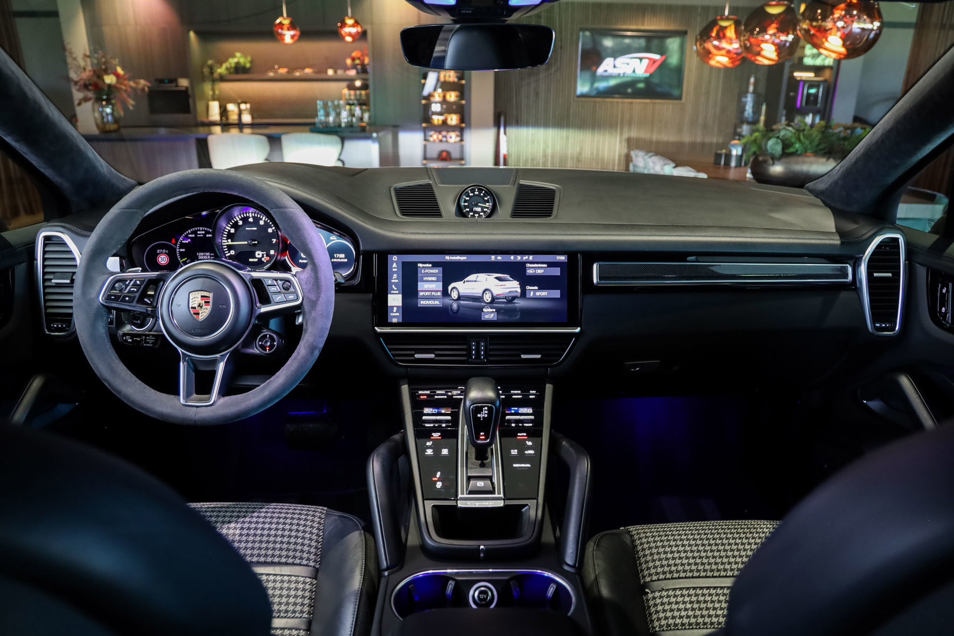 Foto van Porsche Cayenne E-hybrid