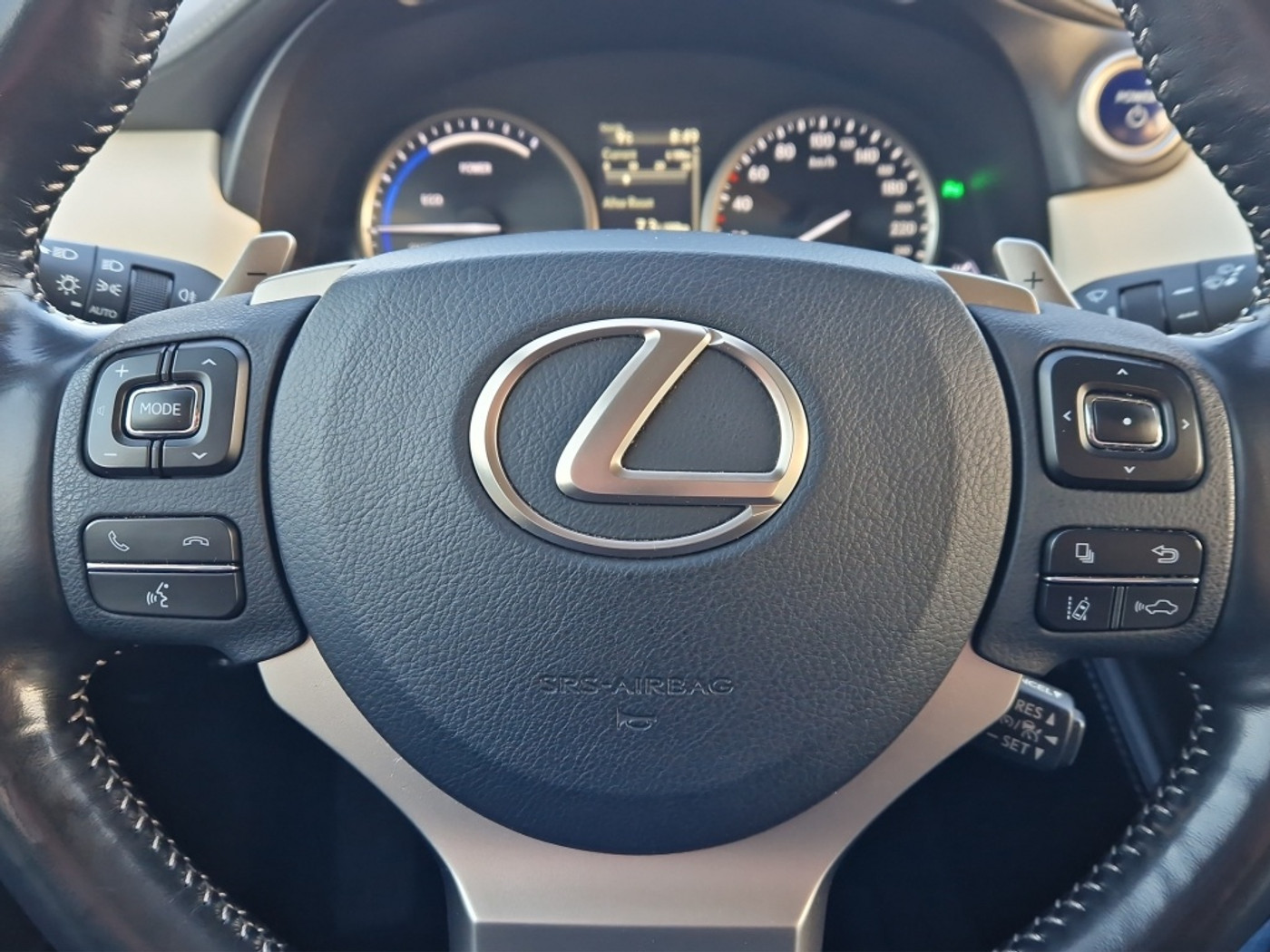 Foto van Lexus Lexus Nx300h