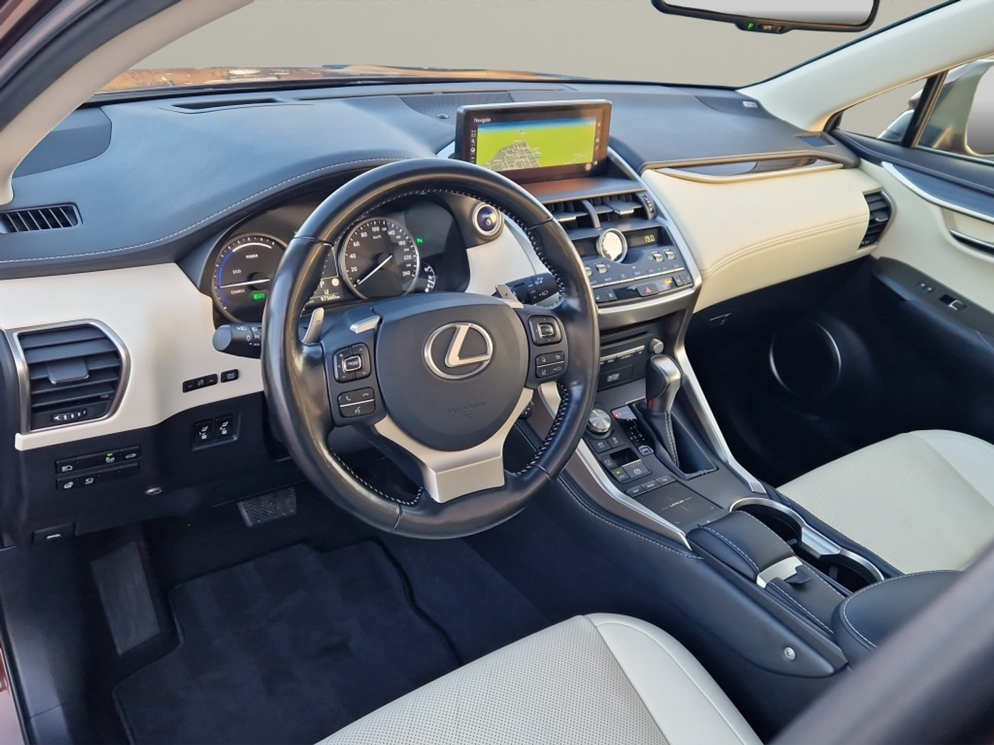 Foto van Lexus Lexus Nx300h