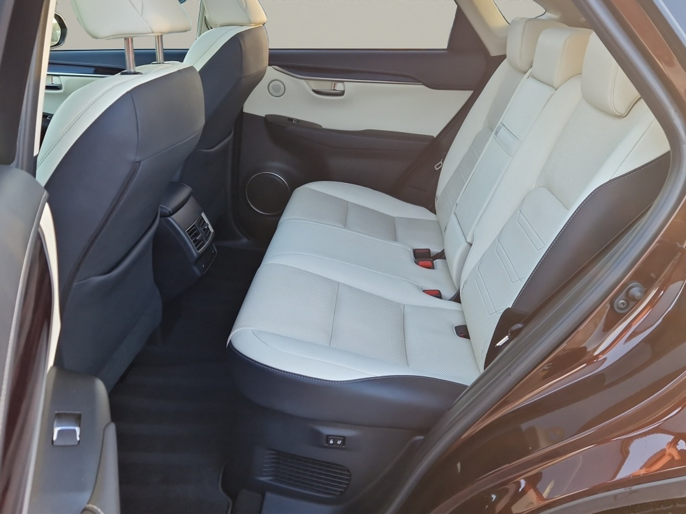 Foto van Lexus Lexus Nx300h