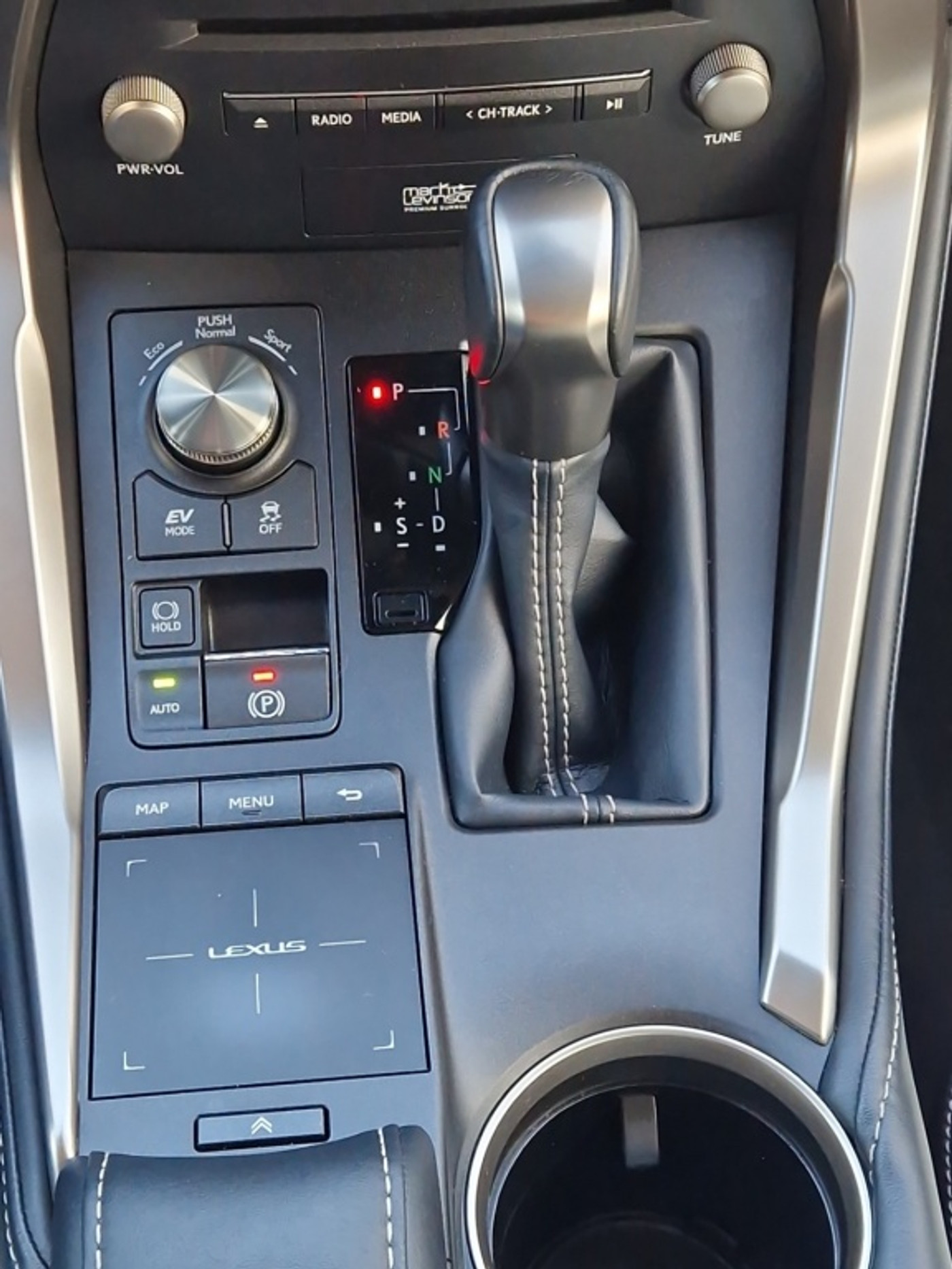 Foto van Lexus Lexus Nx300h