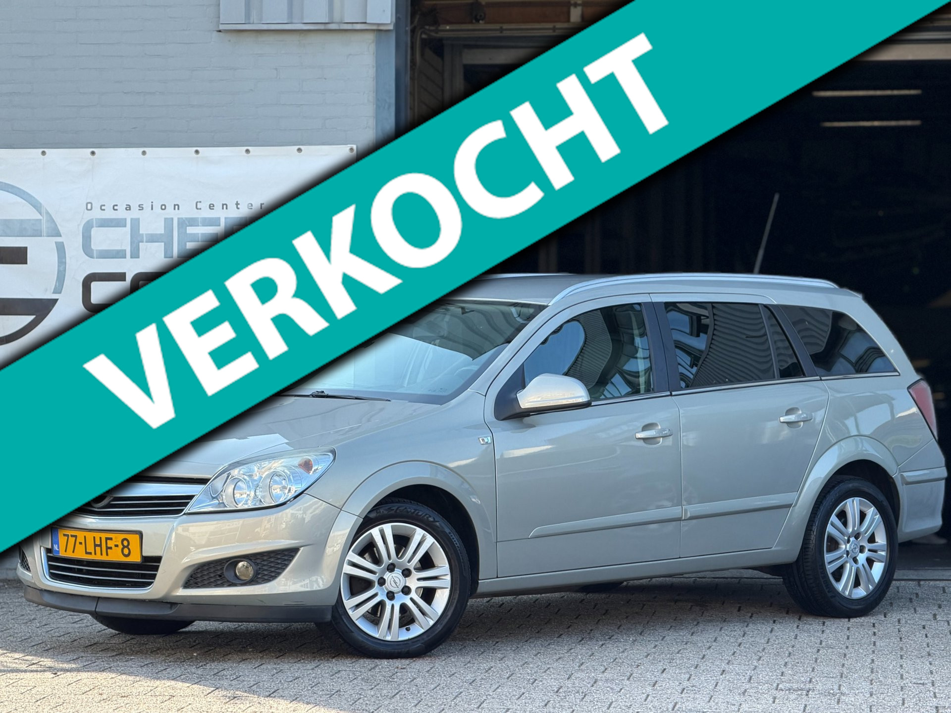 Opel Astra Wagon 1.6 Cosmo 2010 - voorkant