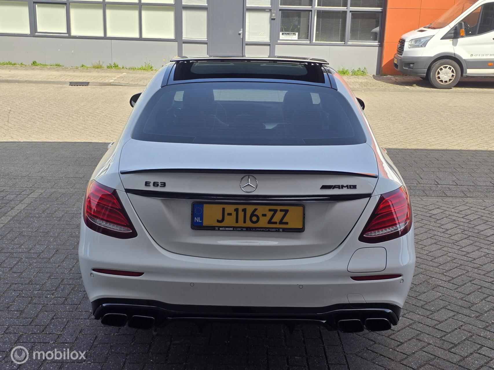 Foto van Mercedes-Benz E 350 E