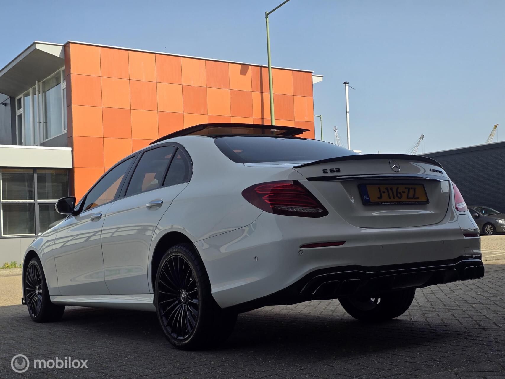 Foto van Mercedes-Benz E 350 E