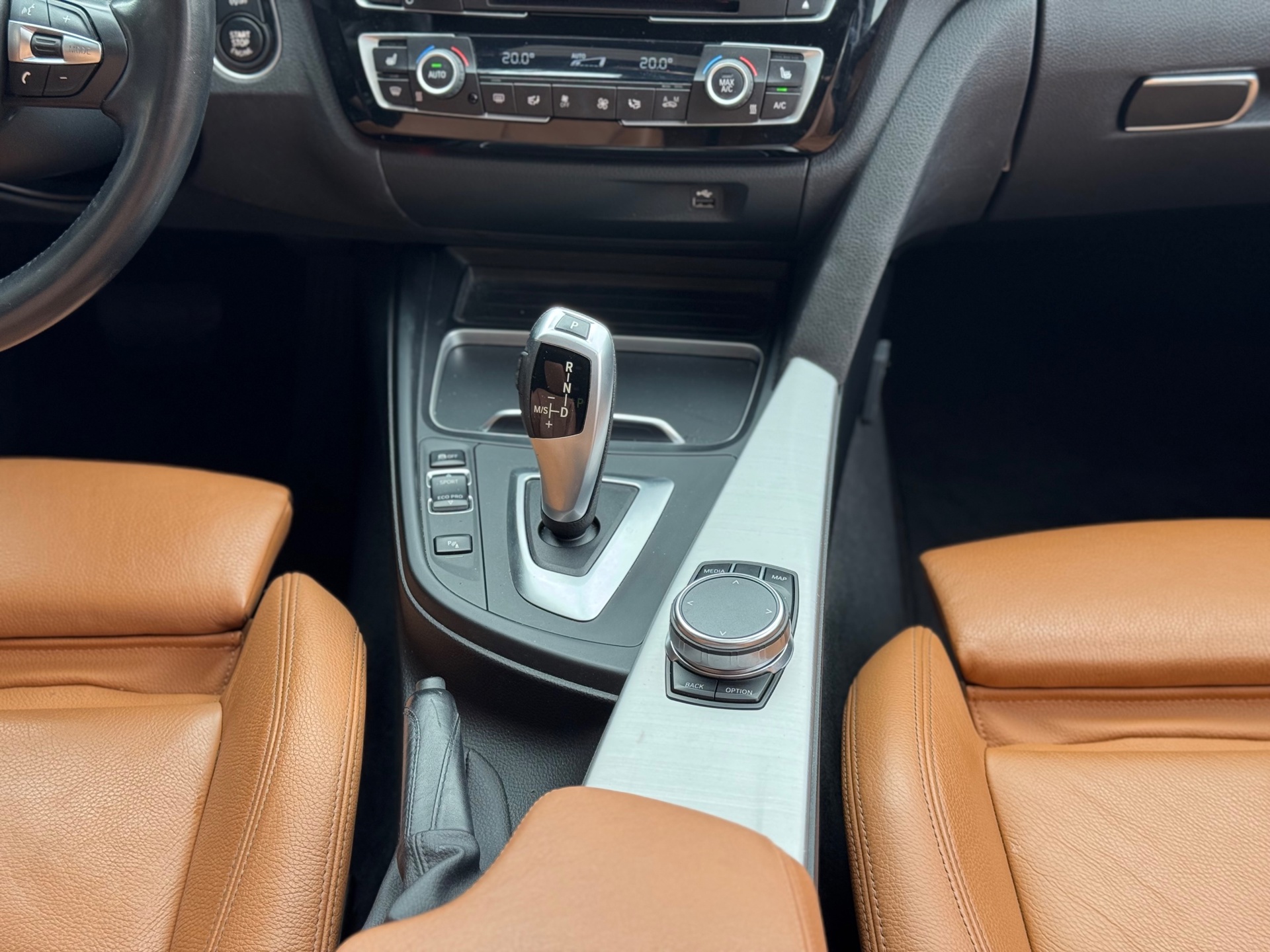 Foto van BMW 318i