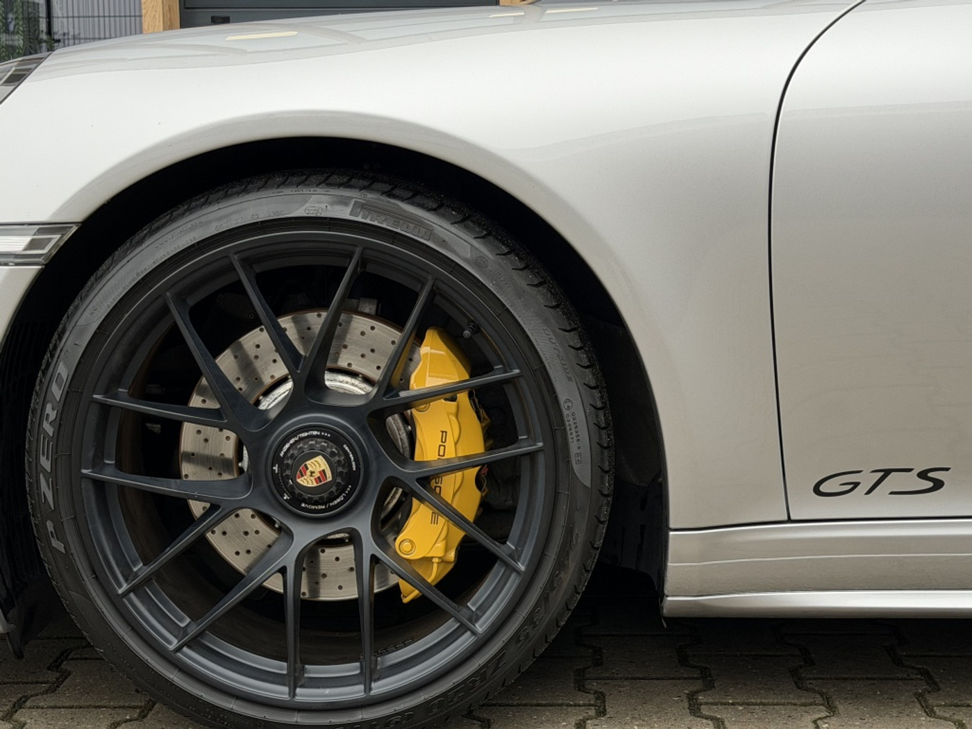 Foto van Porsche 911 Carrera 4 GTS