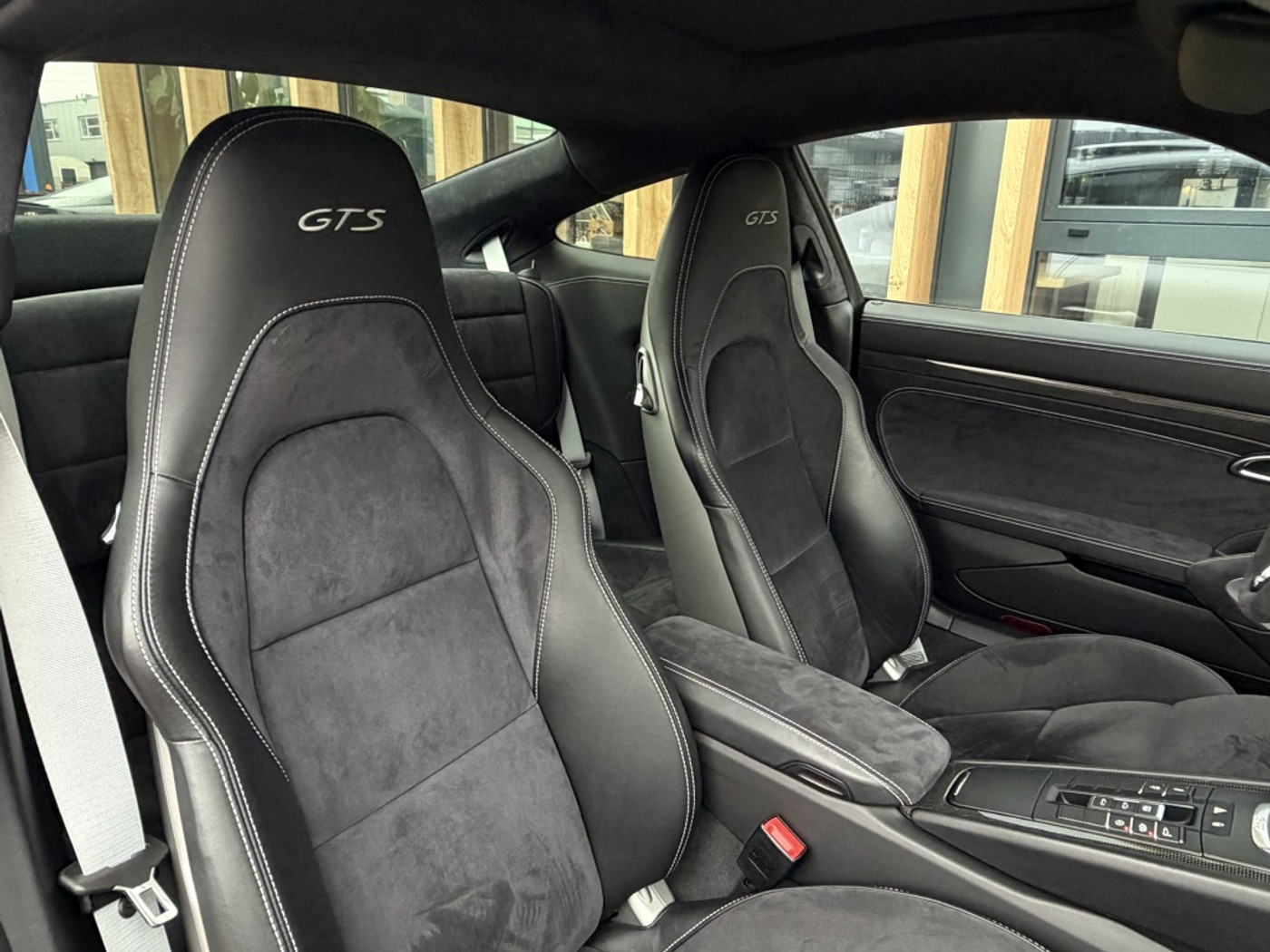 Foto van Porsche 911 Carrera 4 GTS