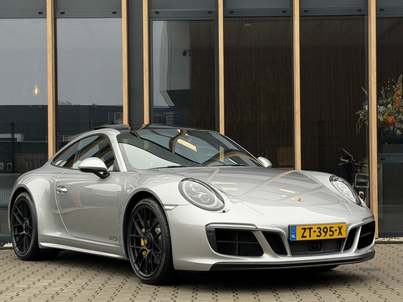 Foto van Porsche 911 Carrera 4 GTS
