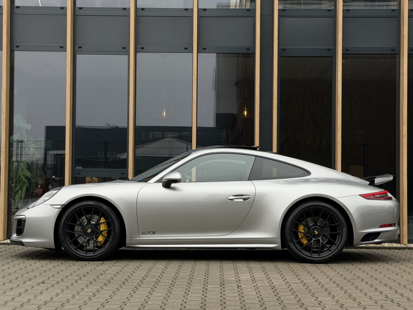 Foto van Porsche 911 Carrera 4 GTS
