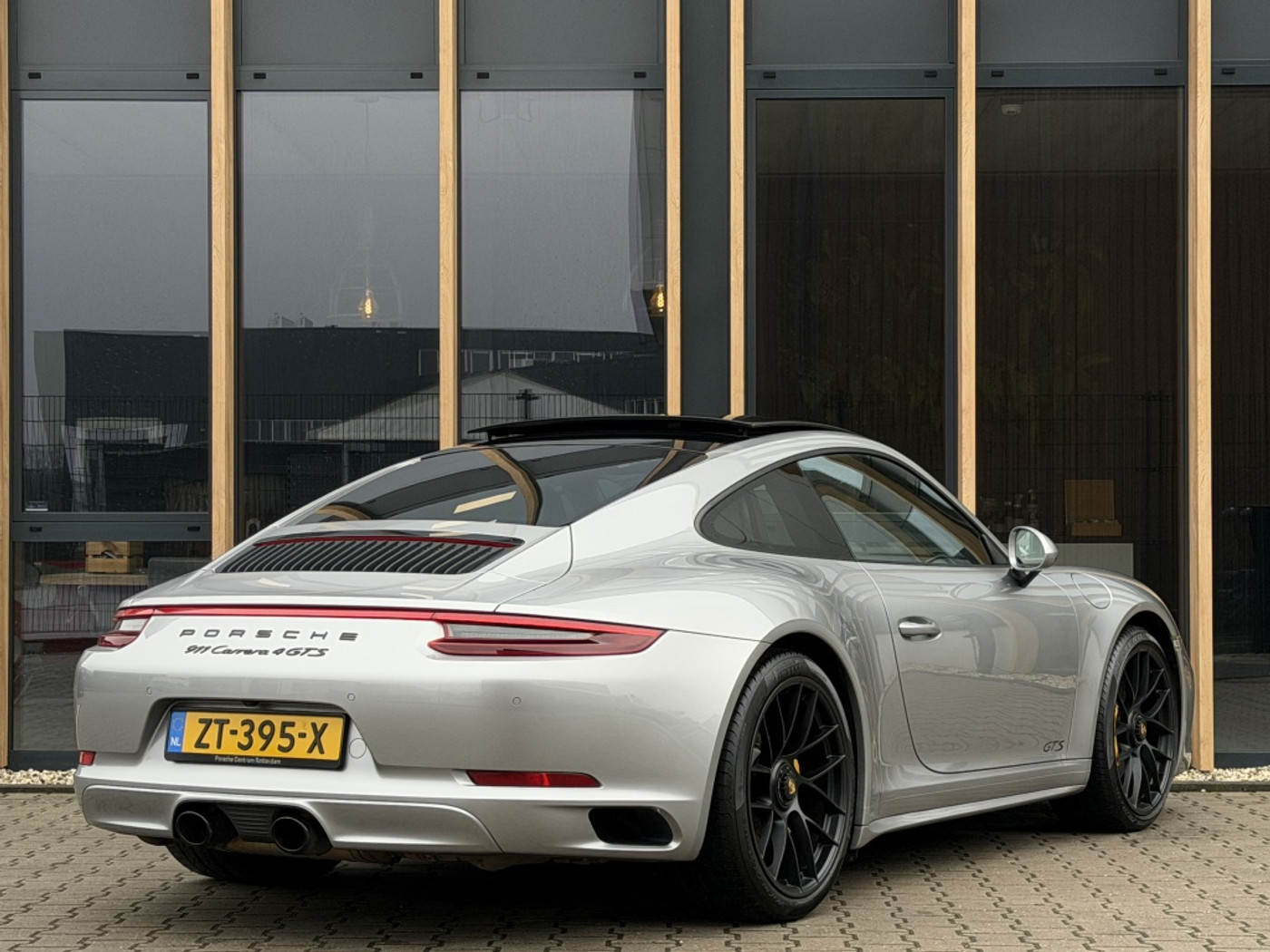 Foto van Porsche 911 Carrera 4 GTS