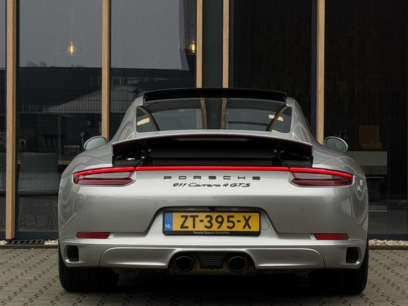 Foto van Porsche 911 Carrera 4 GTS