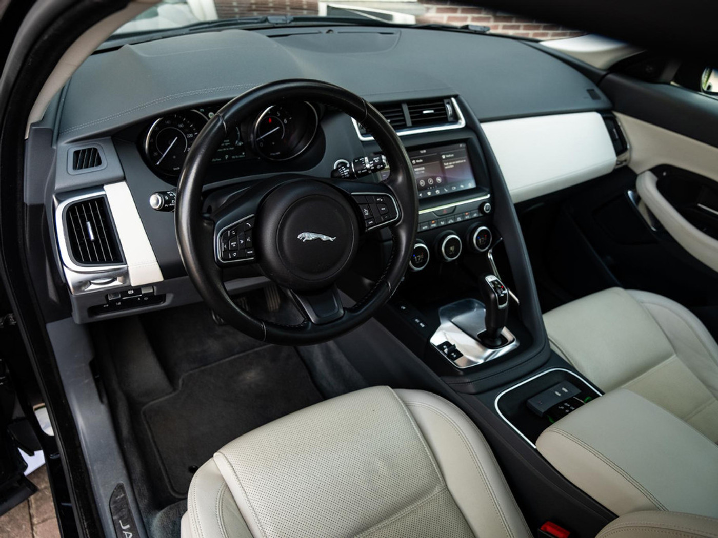 Foto van Jaguar Jaguar E-pace