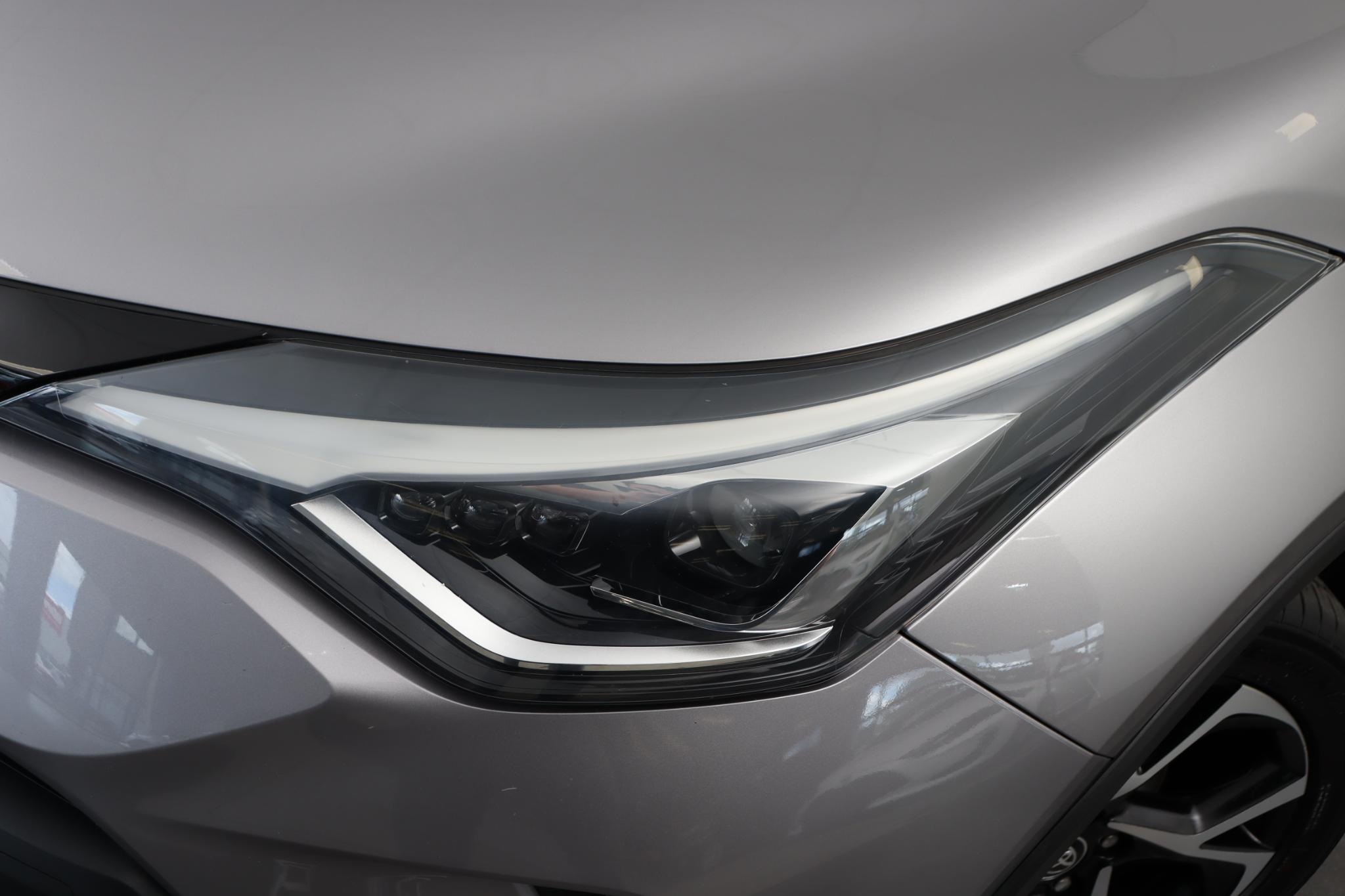 Foto van Toyota Toyota C-hr