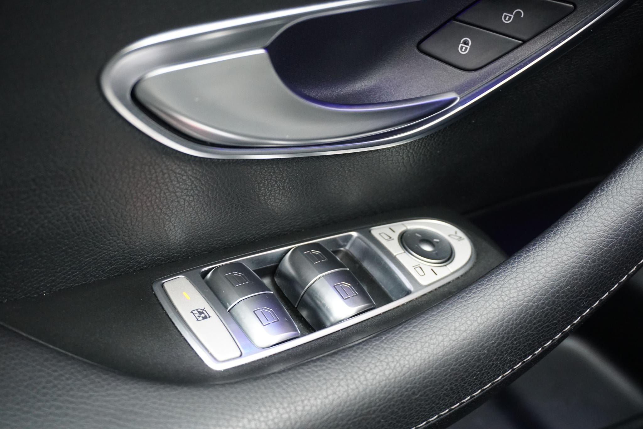 Foto van Mercedes-Benz E 350 E