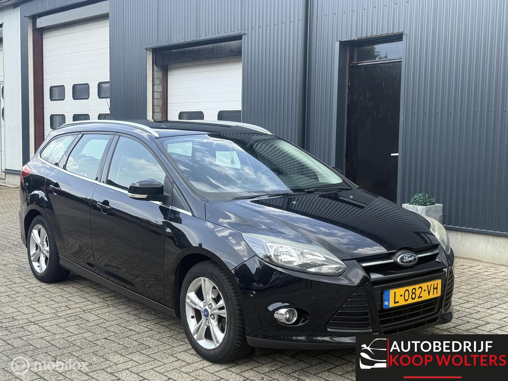 Ford Focus 1.0 Titanium Clima PDC 2012 - voorkant