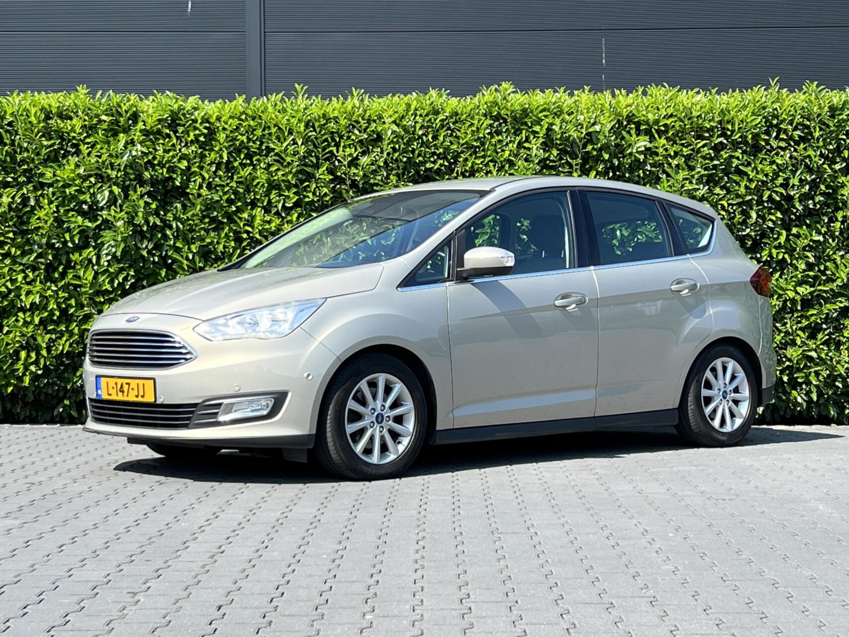 Ford C-max 1.5 Titanium, NAVIGATIE, CRUISE CONTROL, CLIMATE CONTROL, STOEL/STUURVERWARMING, PDC, TREKHAAK, LICHTMETAAL 16", EXTRA SET 16" 2016 - voorkant
