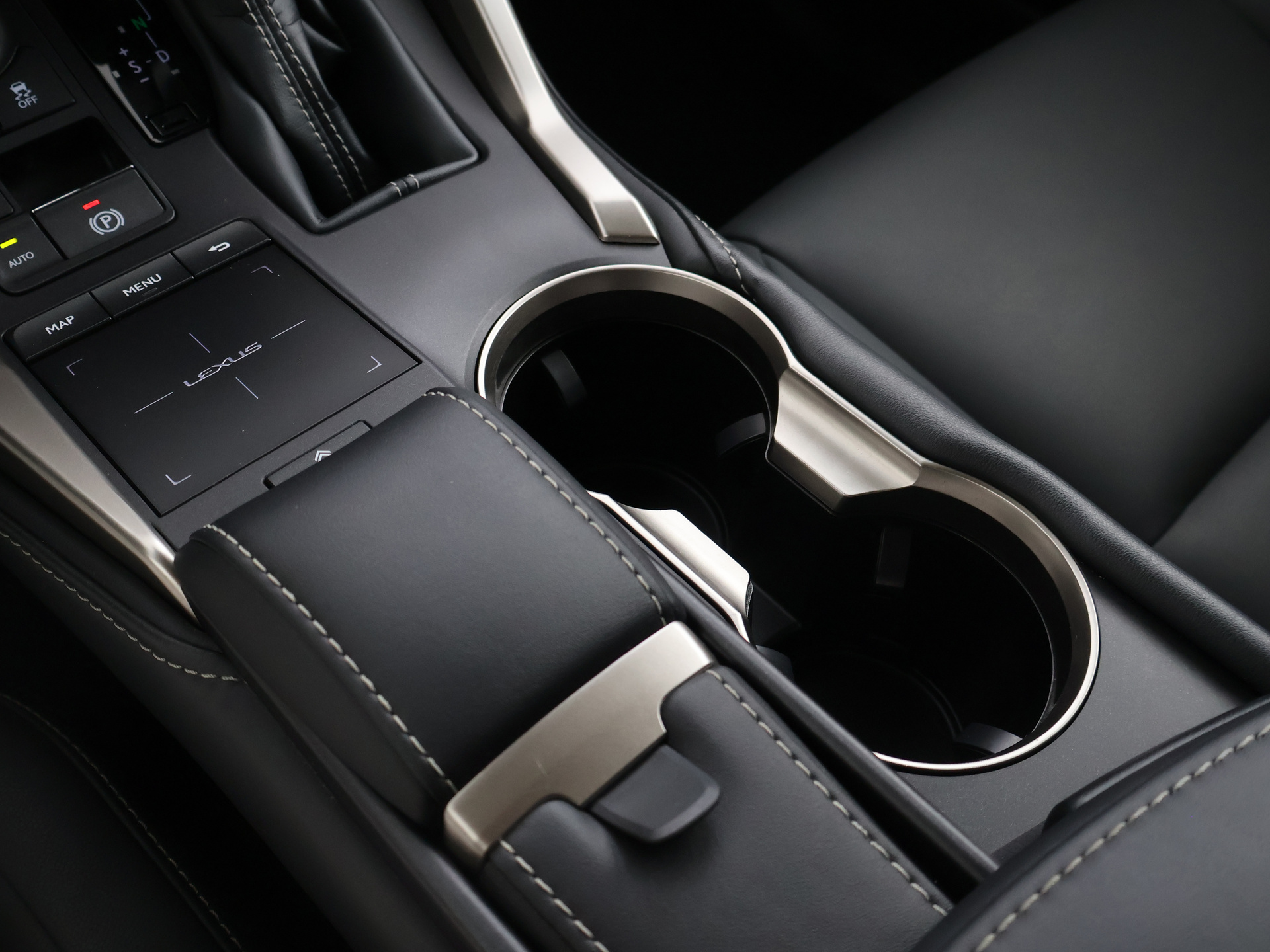 Foto van Lexus Lexus Nx300h