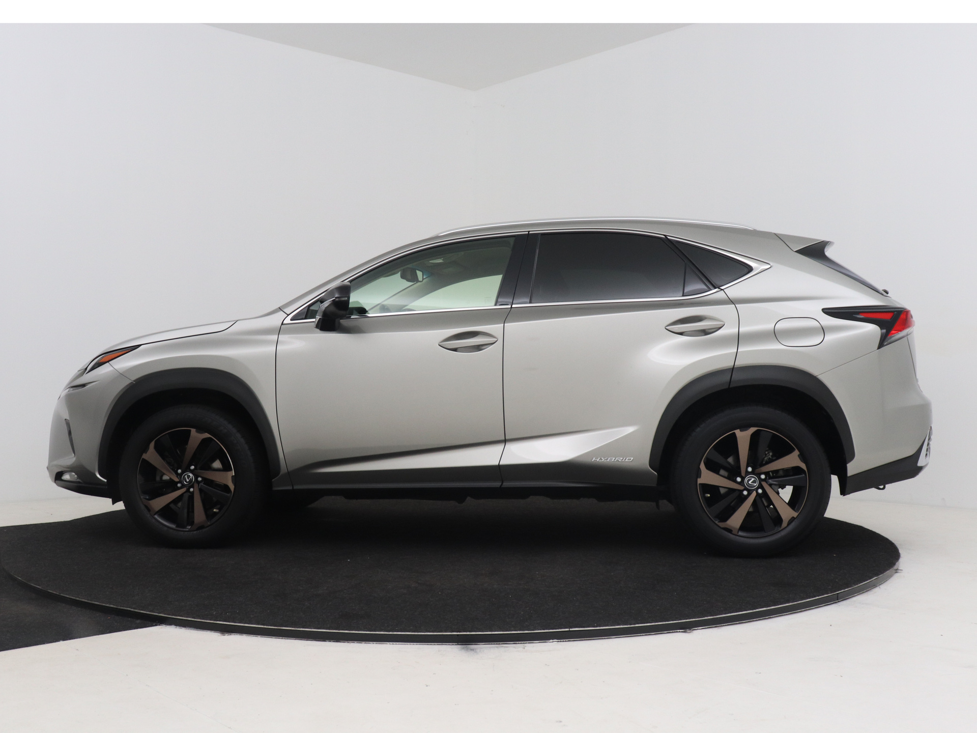 Foto van Lexus Lexus Nx300h