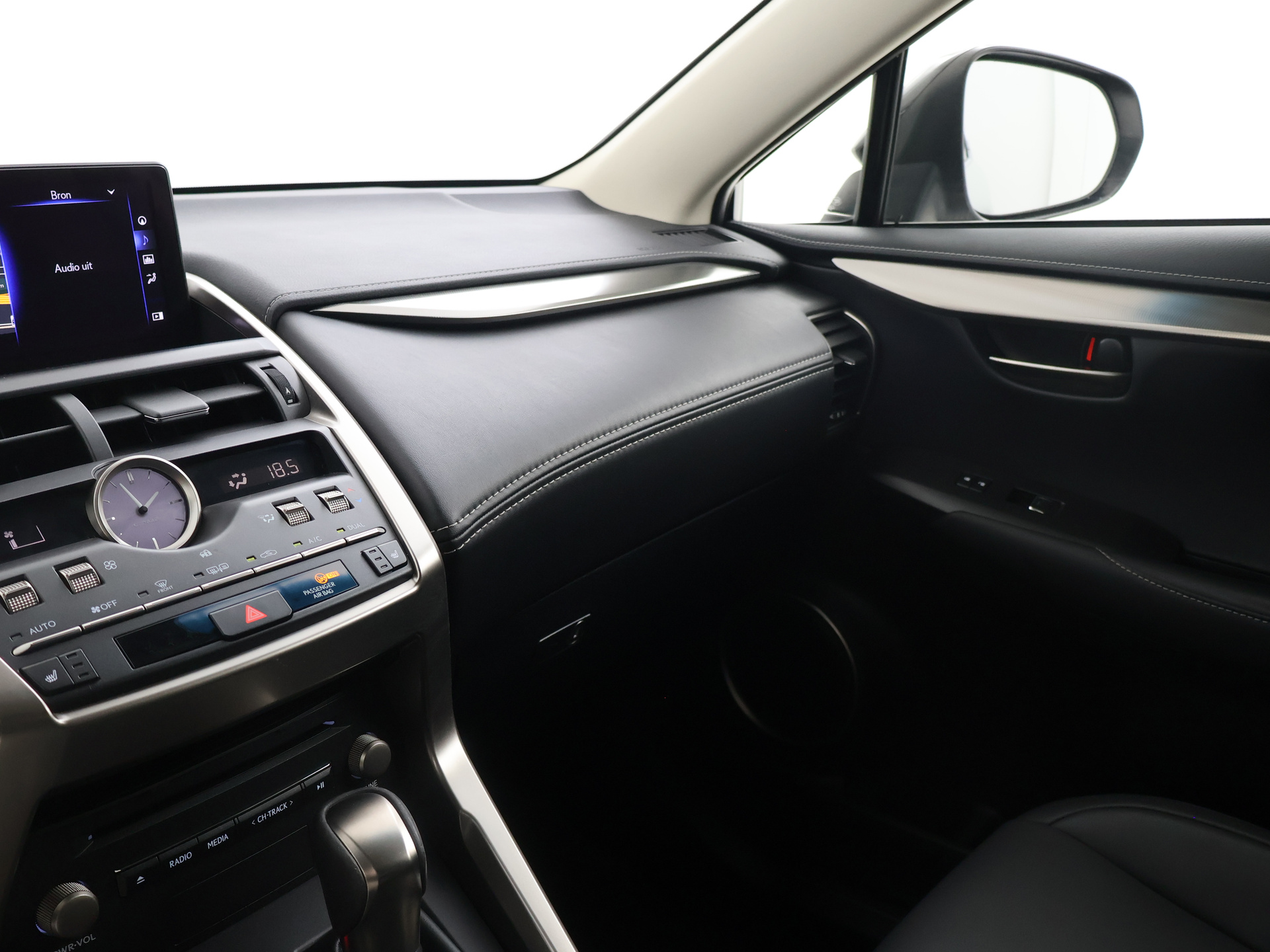 Foto van Lexus Lexus Nx300h