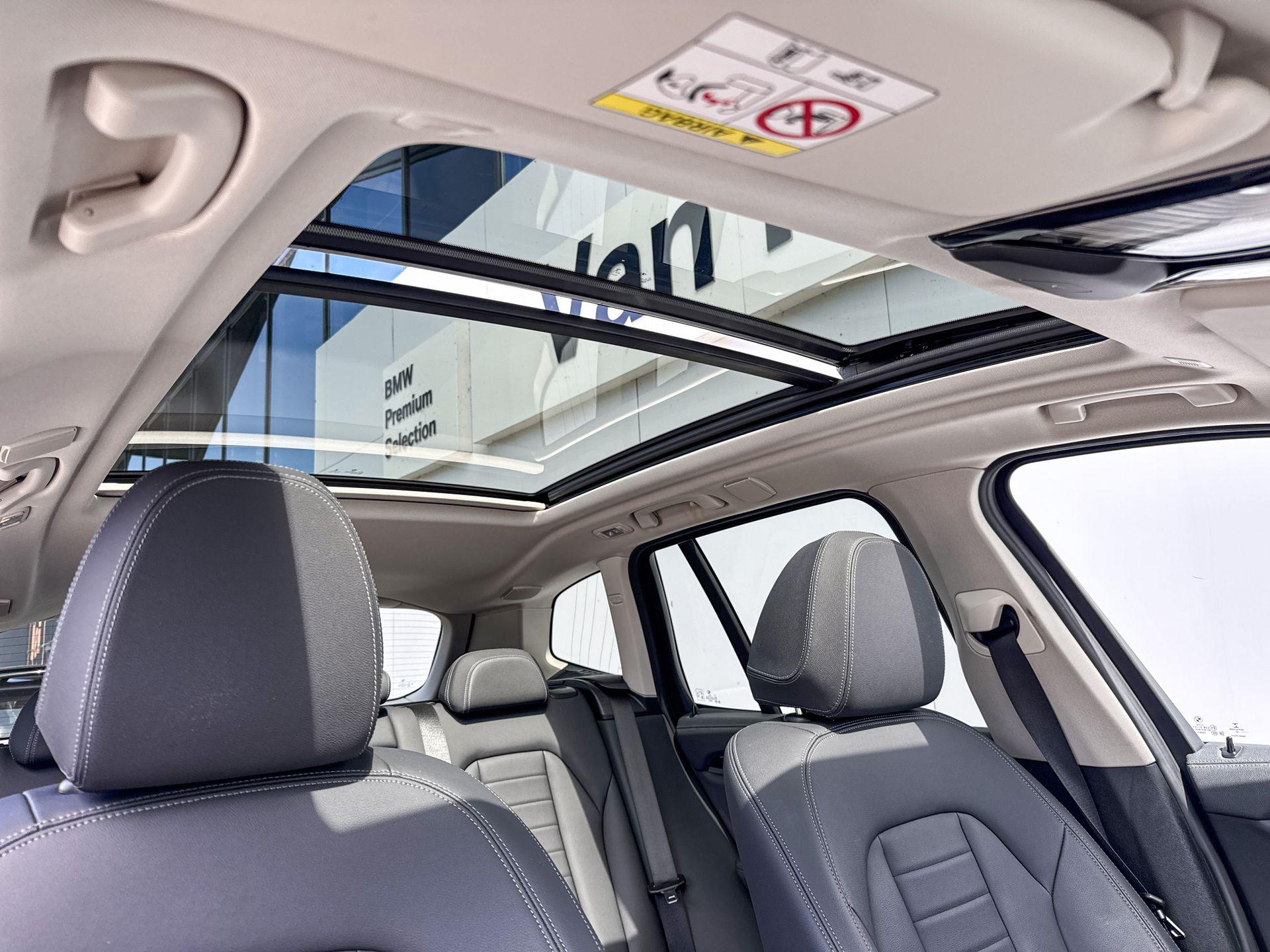 Foto van BMW Ix3