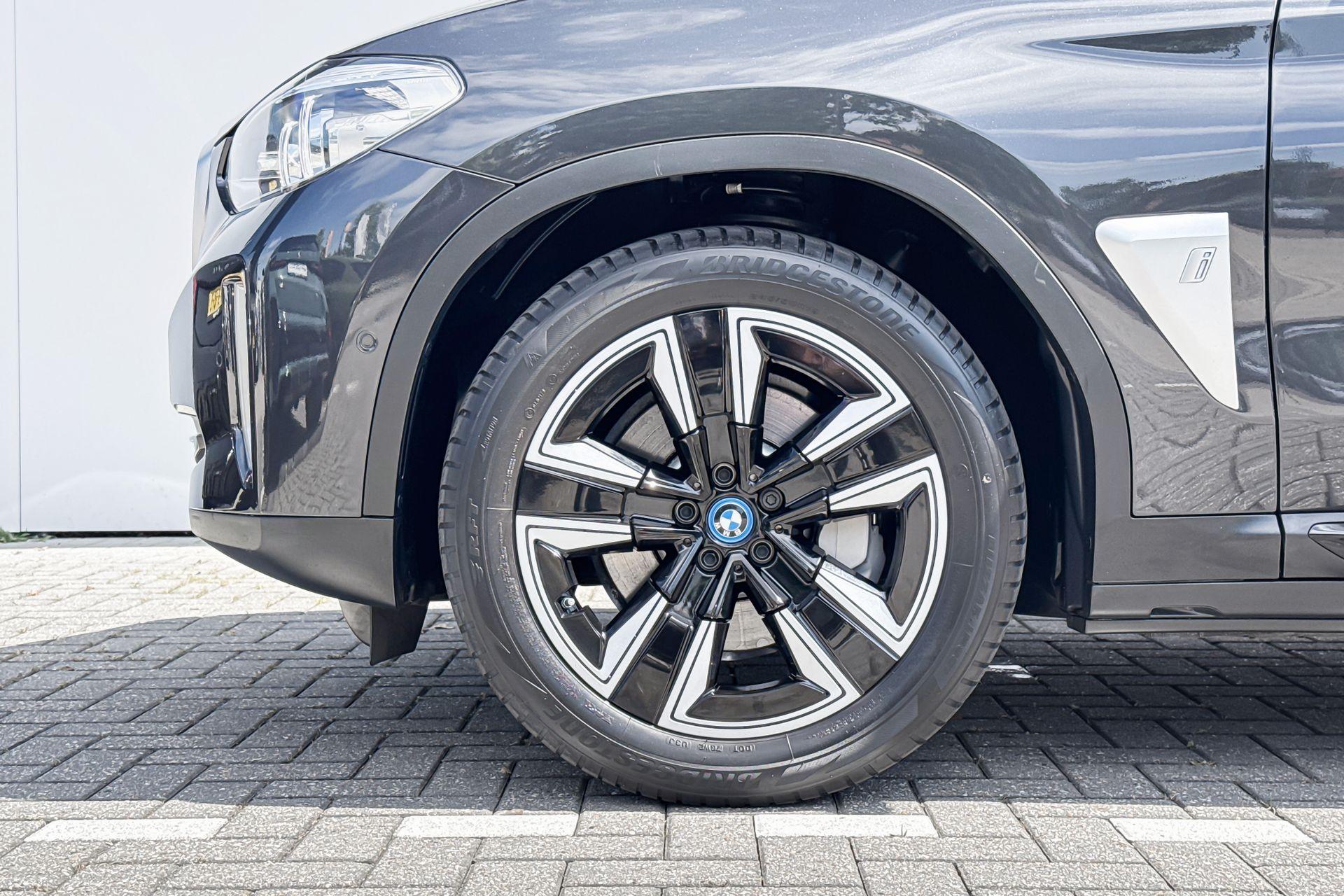 Foto van BMW Ix3