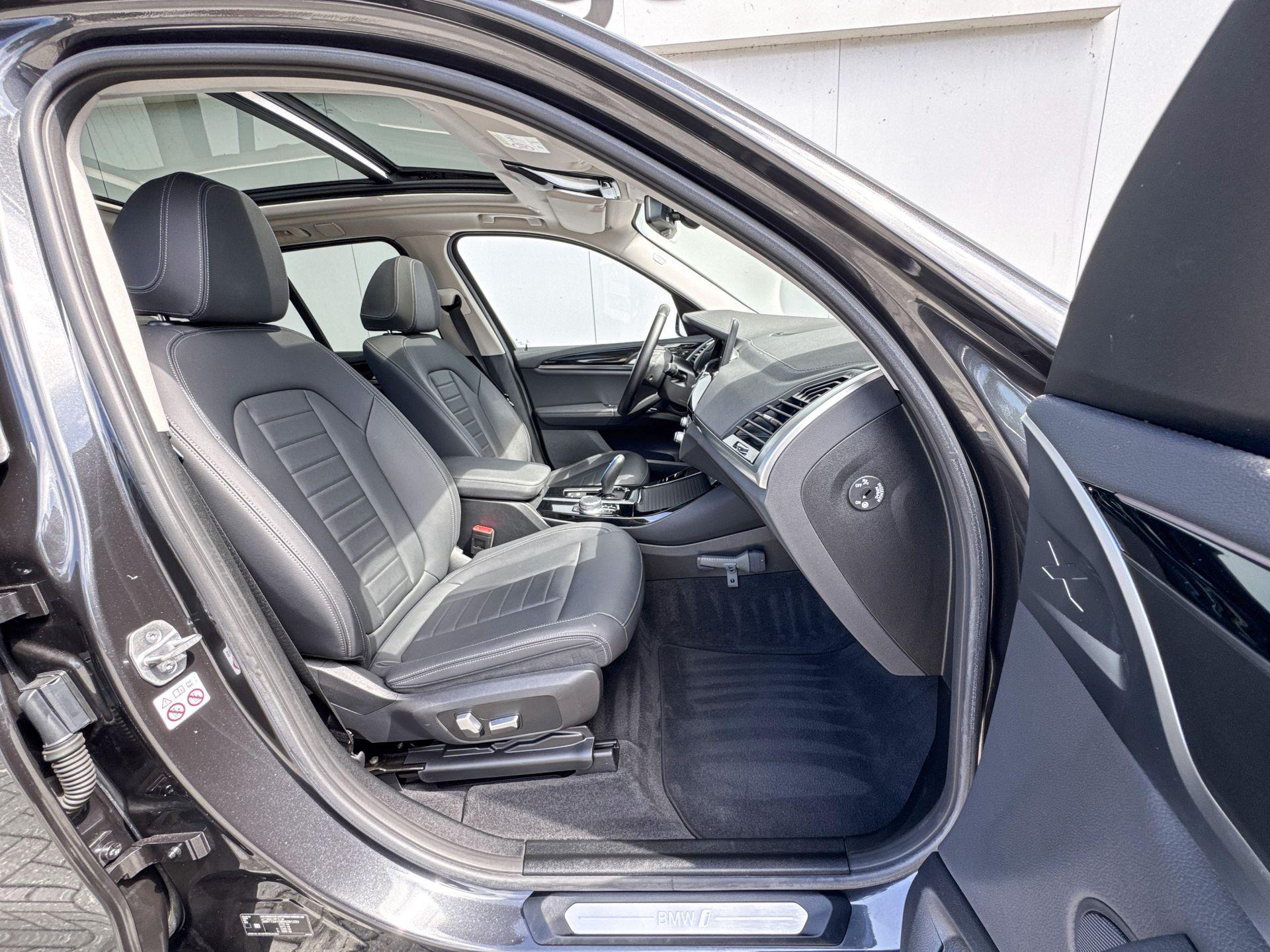 Foto van BMW Ix3