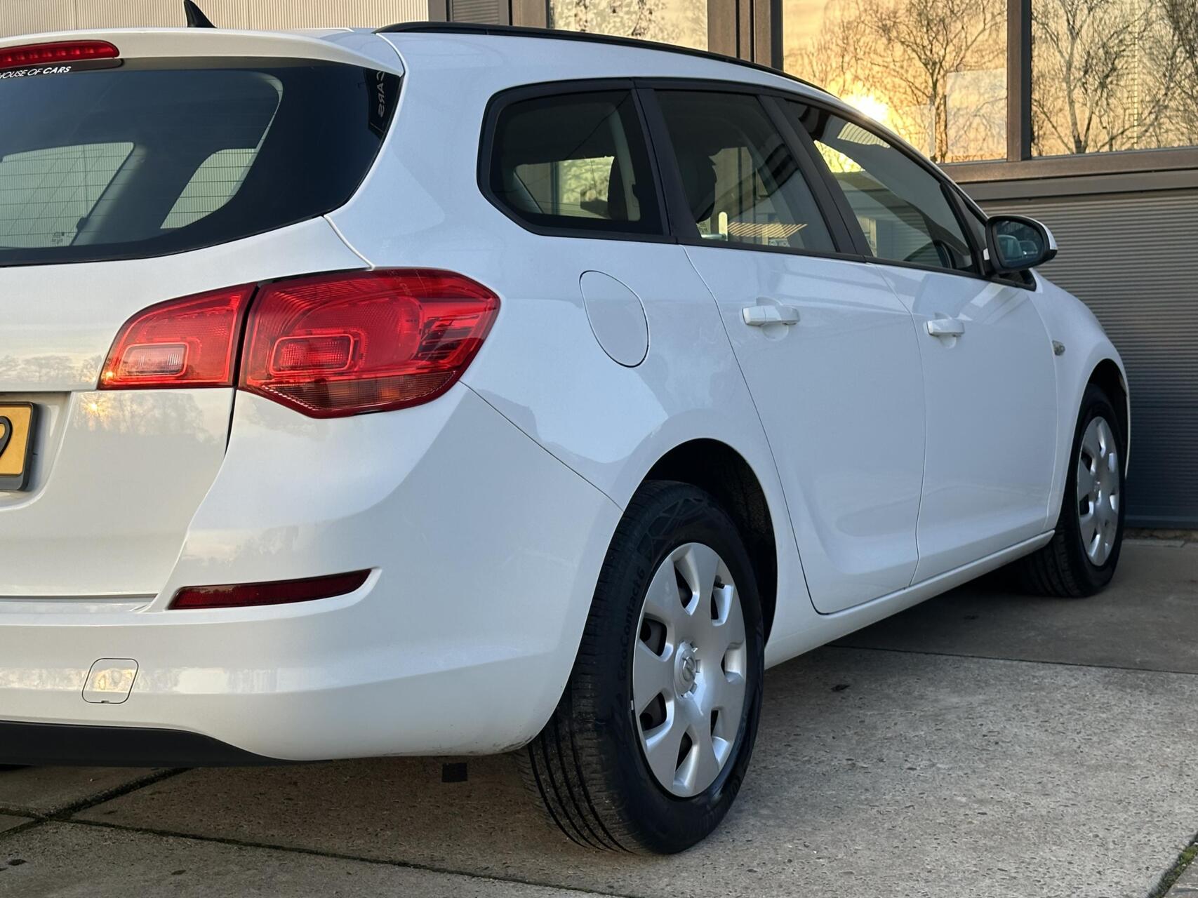 Foto van Opel Astra Sports Tourer