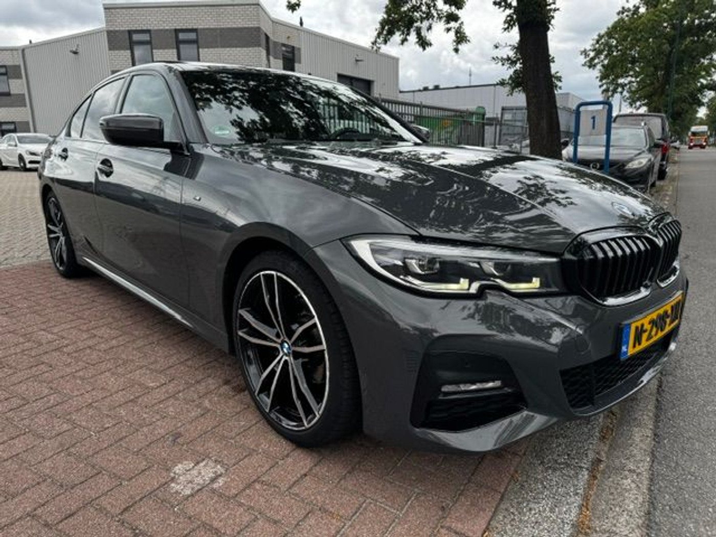 BMW 318i 318i Silverstone Edition M Sport Automaat 2022 - voorkant