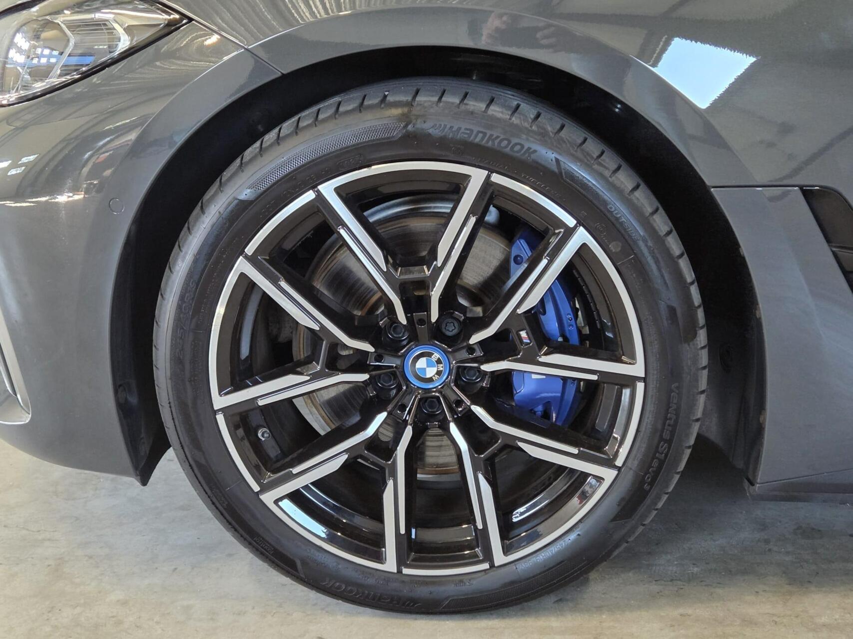 Foto van BMW I4 M50