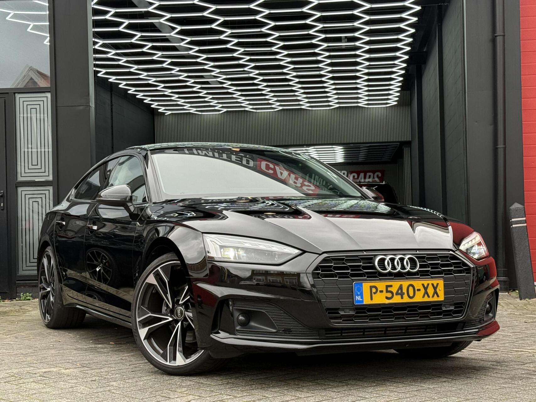 Audi A5 Sportback 35 TFSI Black Edition | NAP | PDC | 20INCH 2022 - voorkant