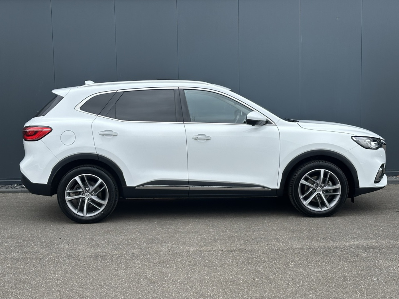 Foto van MG MG Rx6 Plug-in Hybrid