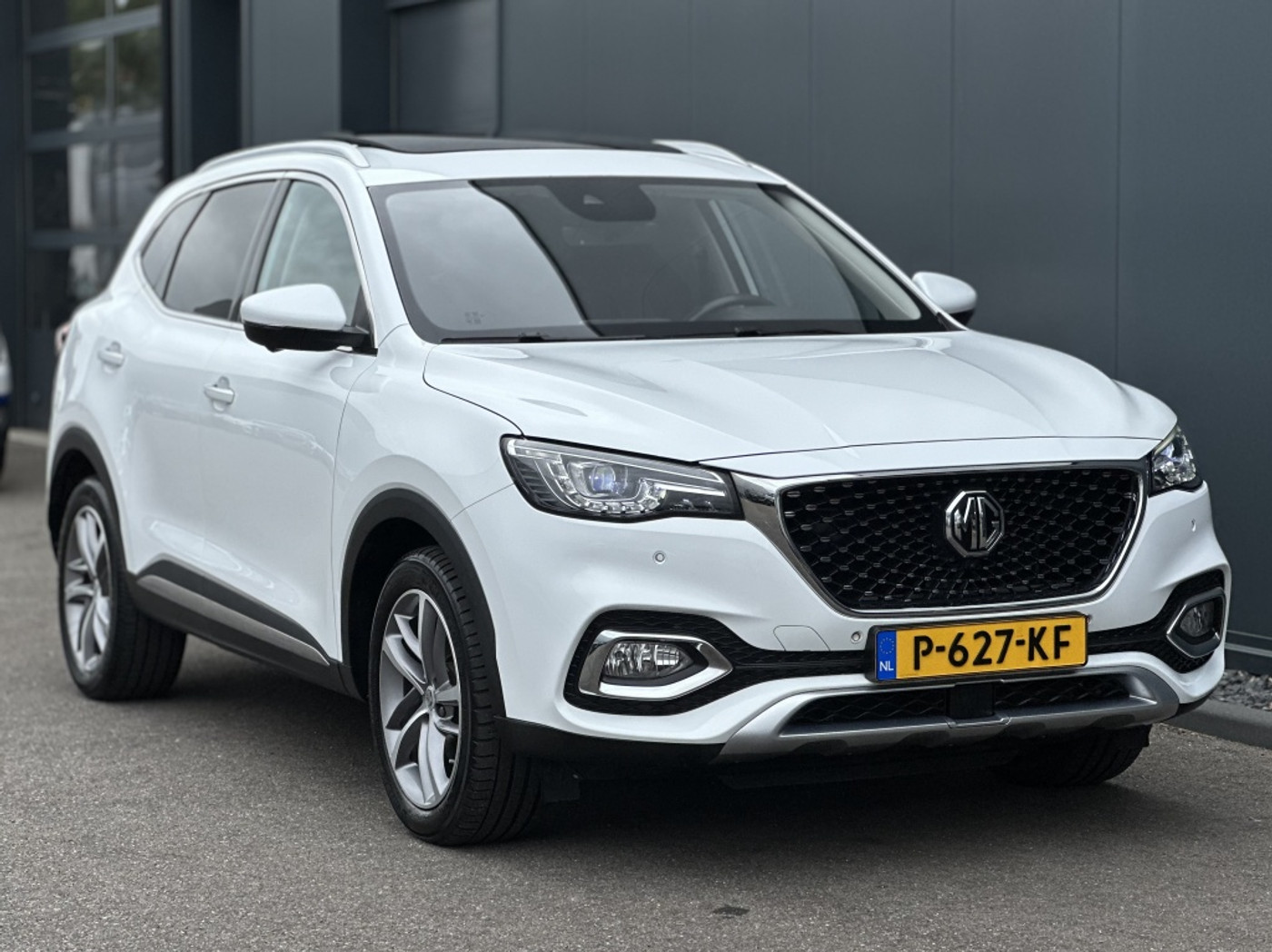 Foto van MG MG Rx6 Plug-in Hybrid