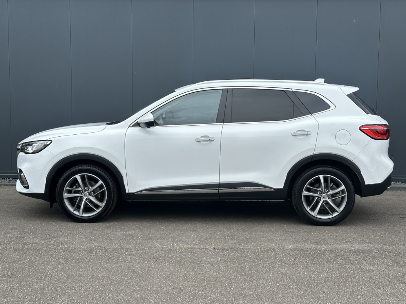 Foto van MG MG Rx6 Plug-in Hybrid