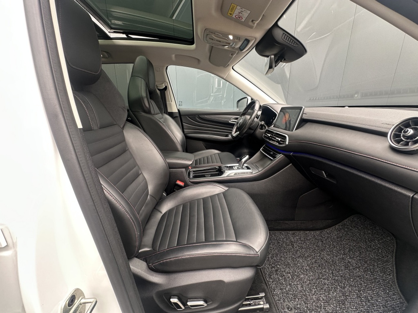 Foto van MG MG Rx6 Plug-in Hybrid